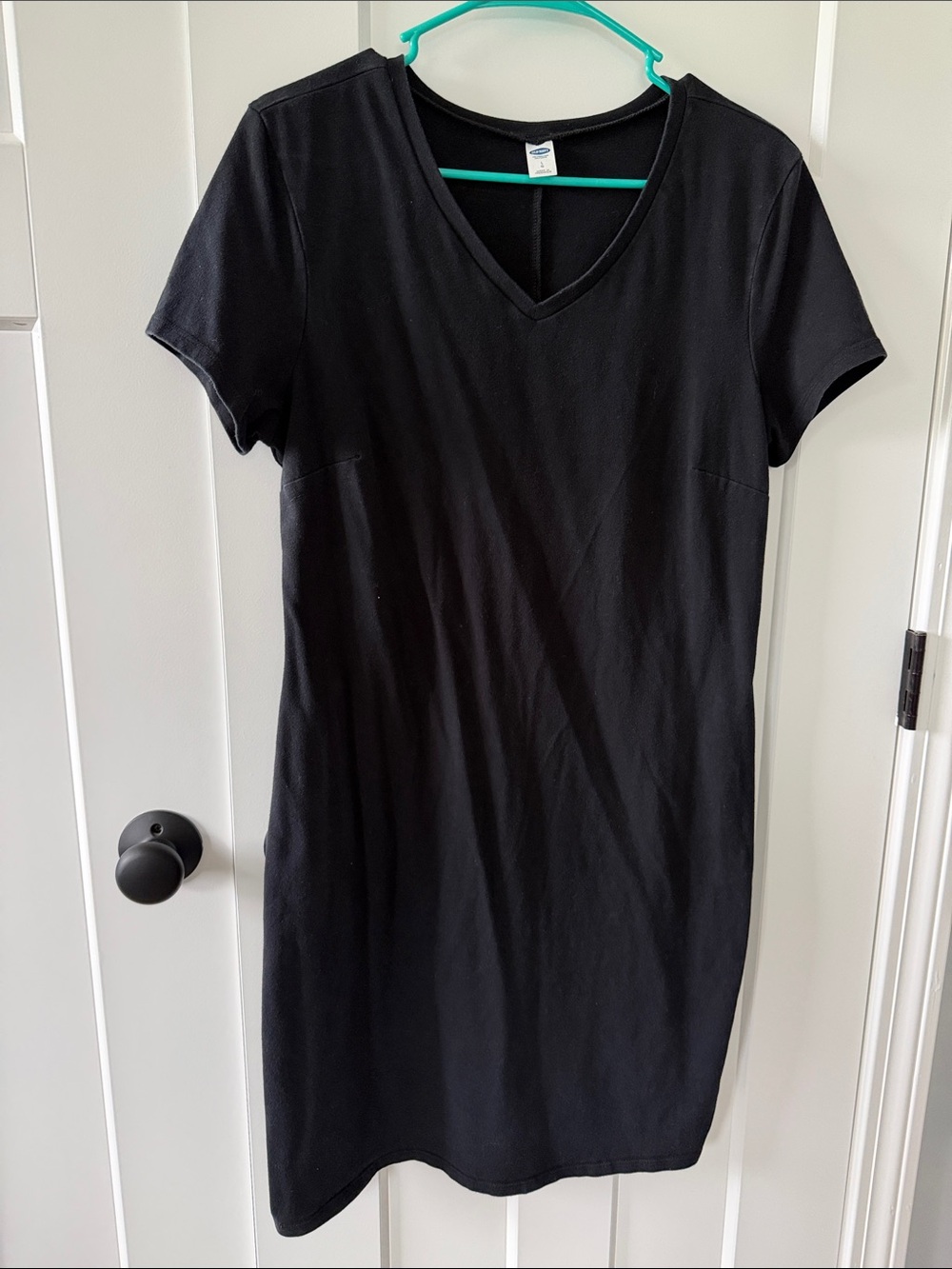 Old Navy Black V‑Neck Midi Dress